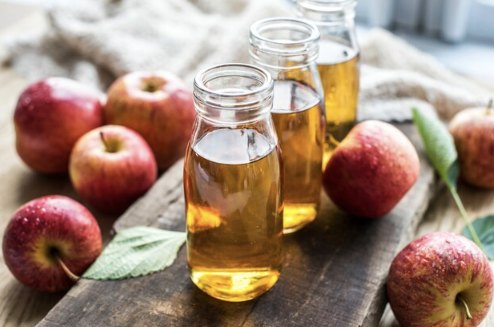 7 Apple Cider Vinegar Benefits for Your Hair