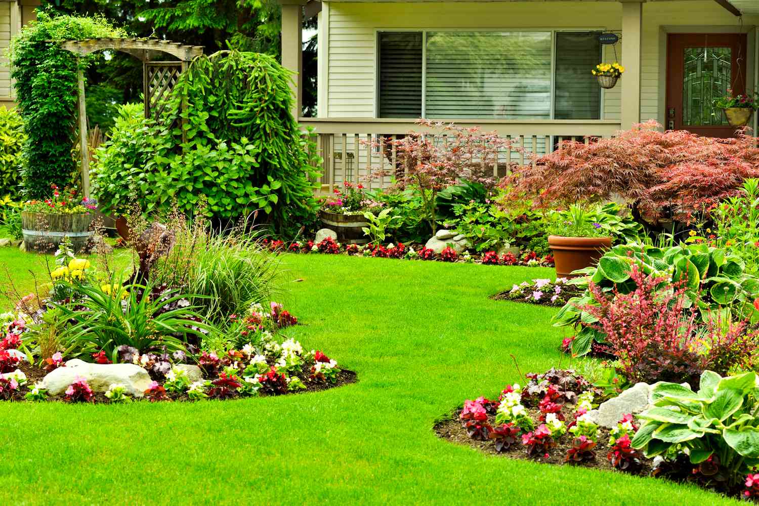 8 Small Front Yard Landscaping Ideas That Make a Big Impact